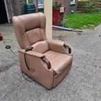 Leren Sta-op Stoel met Houten Armleuningen, Ophalen, Gebruikt, 75 tot 100 cm, Modern