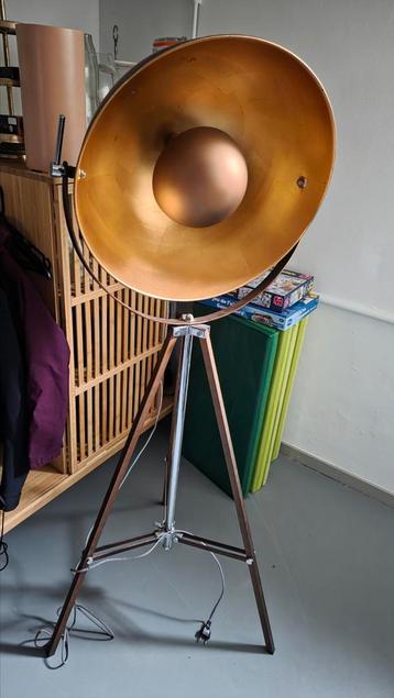 Made Chicago vloerlamp. Goud/koper. ZGAN. beschikbaar voor biedingen
