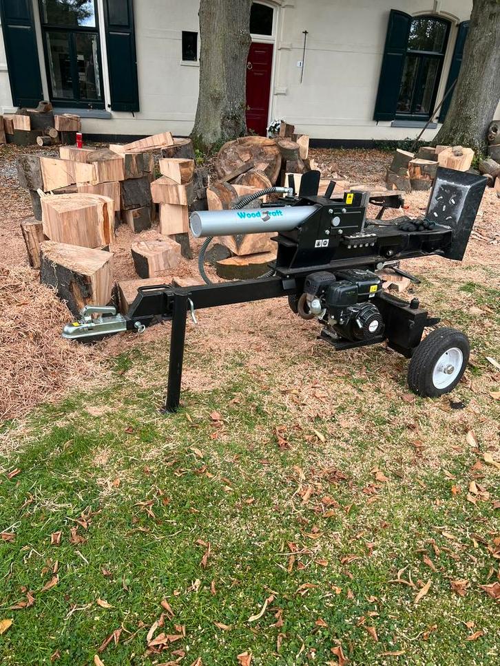 Te huur aangeboden houtklover 22ton drukkracht!, Tuin en Terras, Kloofmachines, Zo goed als nieuw, Liggend, Benzine, Ophalen of Verzenden
