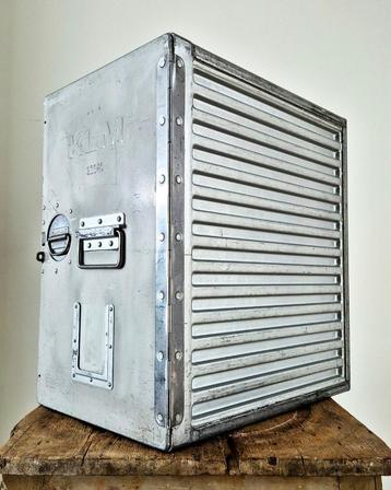 KLM Galley Flight-case met 2 lades beschikbaar voor biedingen