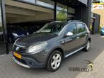 Dacia Sandero 1.6 Stepway, Gebruikt, 4 cilinders, 1070 kg, Metallic lak