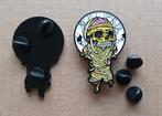 Metallica erg  mooie shaped One speld pin badge n12, Verzenden, Nieuw, Overige typen