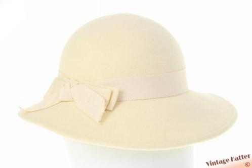 Vintage Dameshoed Janout Hute ivoorwit vilt 53,5 = XXS, Kleding | Dames, Hoeden en Petten, Zo goed als nieuw, Hoed, 55 cm (S, 6⅞ inch) of minder