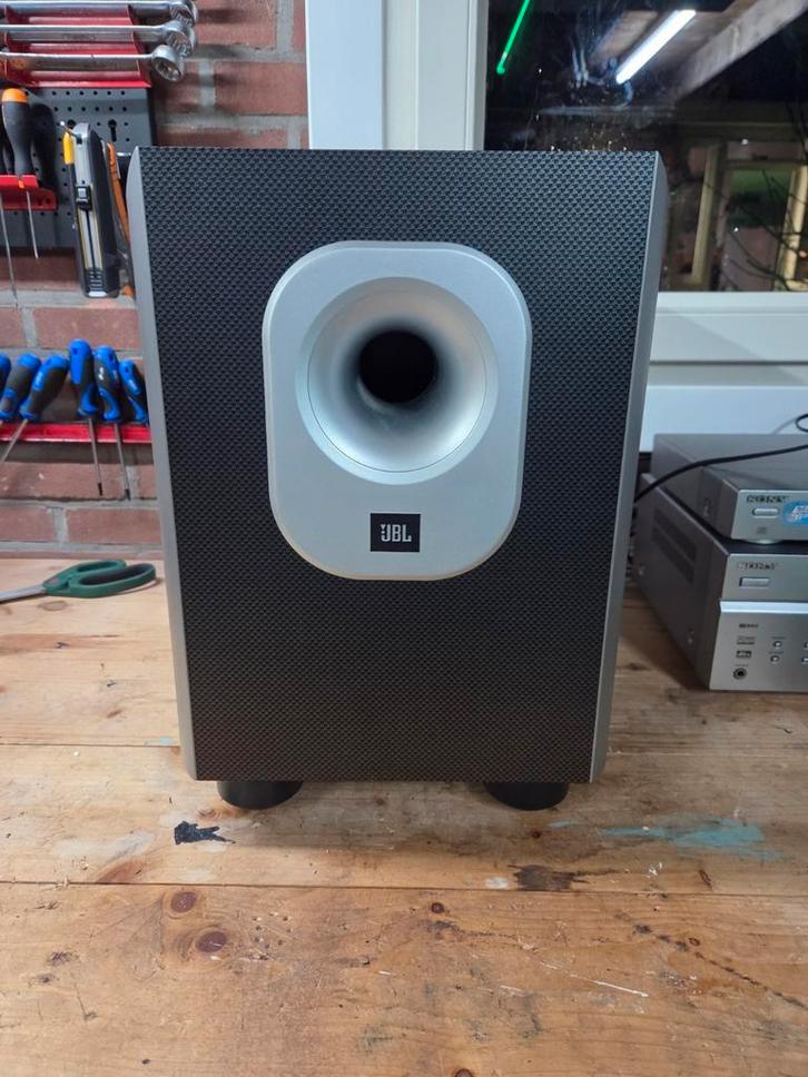 Jbl subwoofer 200/230 defect, Audio, Tv en Foto, Luidsprekers, Niet werkend, Subwoofer, 120 watt of meer, JBL, Ophalen
