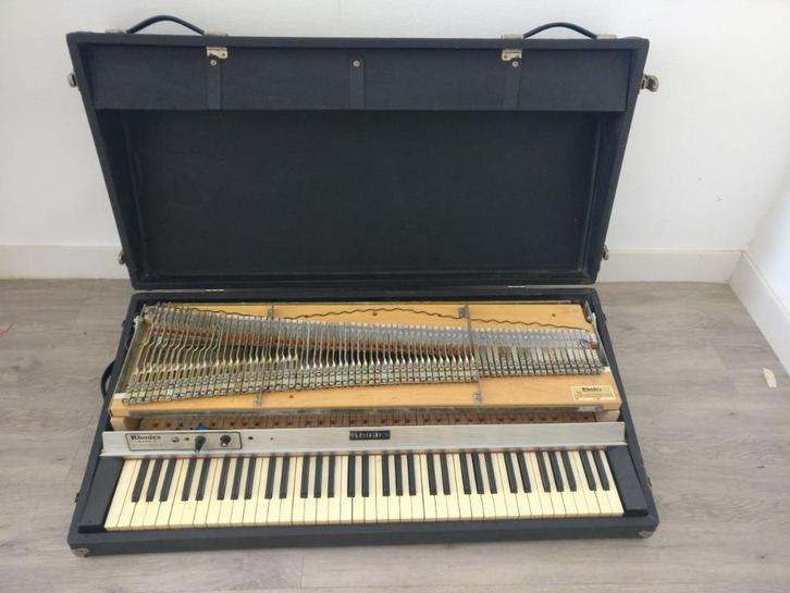Gezocht: Fender Rhodes Piano in slechte staat, Muziek en Instrumenten, Orgels, Gebruikt, Hammondorgel, 2 klavieren, Ophalen