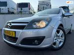 Opel Astra Wagon 1.8 Essentia/PANO/AUTOMAAT/CLIMA/SPORT VELG, Auto's, Opel, Stof, Gebruikt, Zwart, 4 cilinders