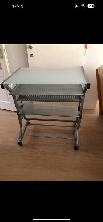 Bureau 79x53 cm hoogte vestelbaar beschikbaar voor biedingen