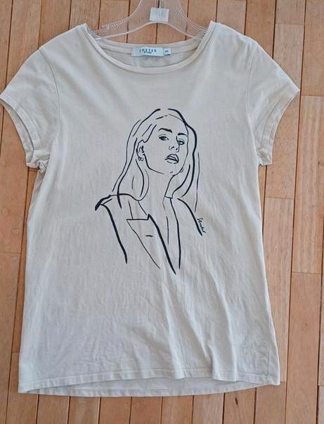 Bijna nieuw T shirt costes mt xs, Kleding | Dames, T-shirts, Zo goed als nieuw, Maat 34 (XS) of kleiner, Beige, Korte mouw, Ophalen of Verzenden