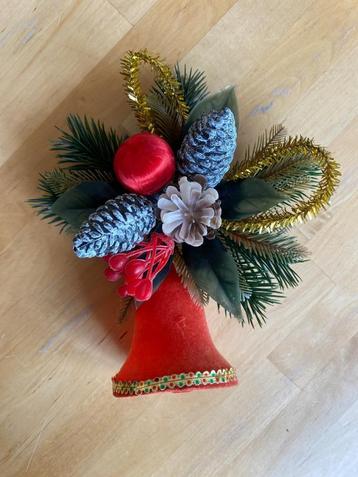 Vintage Kerstversiering faux groen met rode Klok beschikbaar voor biedingen