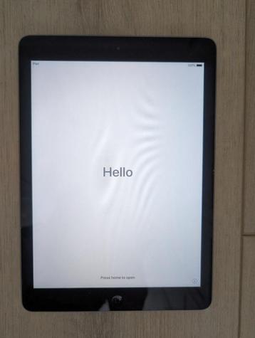 Apple iPad Air WiFi 16GB Grijs (2013) beschikbaar voor biedingen