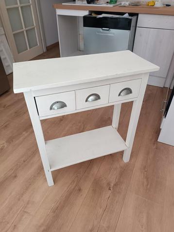 Side table/ bijzettafel T.E.A.B. beschikbaar voor biedingen