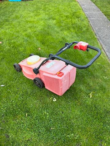 Grasmaaier voor kinderen beschikbaar voor biedingen