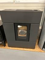 Mcz ray Zwart 8 kw, Ophalen, Zo goed als nieuw, Vrijstaande haard, Houthaard