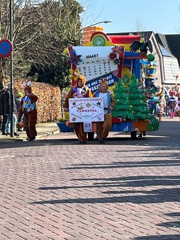 Carnavalswagen / -loopgroep Feestdagen incl 38 pakken beschikbaar voor biedingen