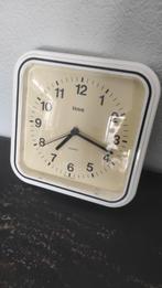 Vintage wandklok wit met zwarte rand Nova Germany, Ophalen of Verzenden, Zo goed als nieuw, Analoog, Wandklok