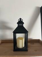 Lantaarn zwart met led kaars, Huis en Inrichting, Woonaccessoires | Kandelaars en Kaarsen, Overige materialen, Zwart, Ophalen of Verzenden