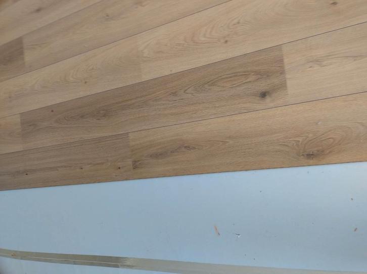130 m2 klik laminaat vloer in goede staat, Doe-het-zelf en Verbouw, Vloerdelen en Plavuizen, Zo goed als nieuw, Laminaat, Hout