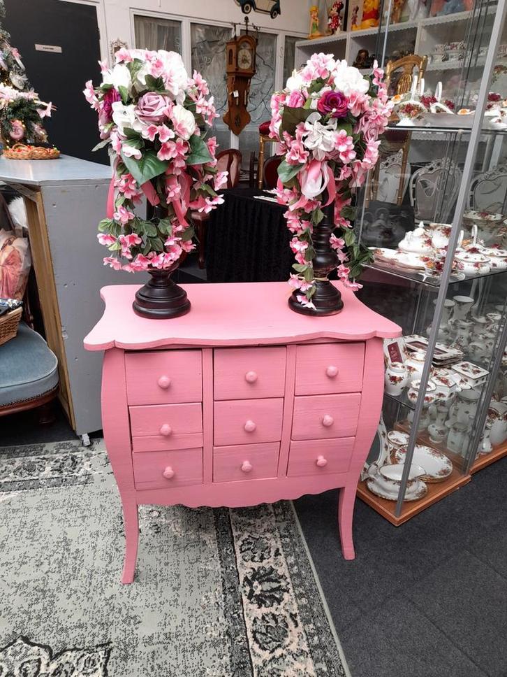 Mooie roze buik kast, Huis en Inrichting, Kasten | Ladekasten, Zo goed als nieuw, Minder dan 100 cm, 50 tot 100 cm, 25 tot 50 cm
