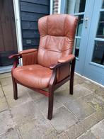 mooie comfortabele senioren stoel.  gemaakt van echt leder., Huis en Inrichting, Fauteuils, Ophalen of Verzenden, Zo goed als nieuw