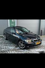 Bomvolle BMW 3-Serie 320i E90 Automaat/SchuifDak/ LED/Navi!, Auto's, BMW, 65 €/maand, 1995 cc, 4 cilinders, Zwart