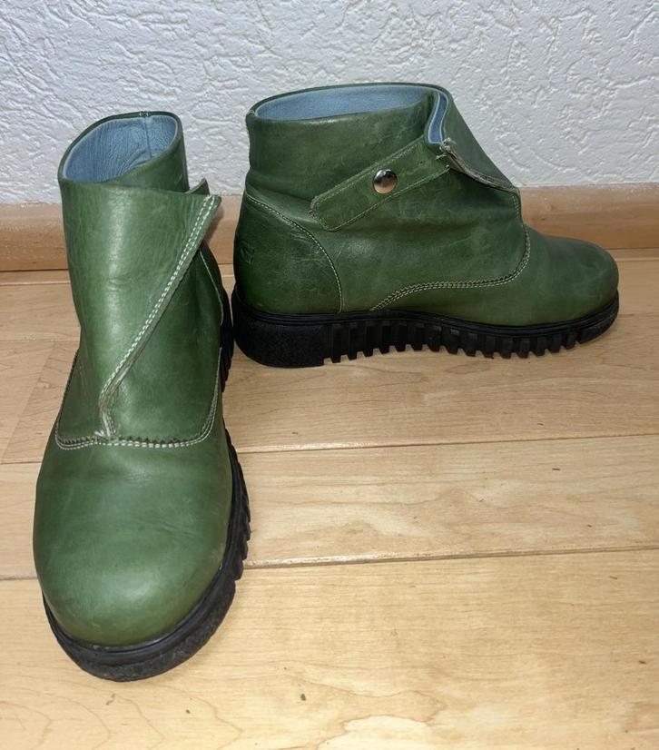 MAG enkellaarzen maat 41 groen leer overslag BREDERE VOETEN, Kleding | Dames, Schoenen, Gedragen, Lage of Enkellaarzen, Groen