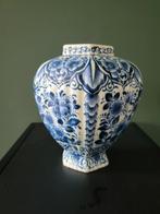 Delfts Blauwe handbeschilderde vaas  “De Delftse Pauw"., Ophalen of Verzenden