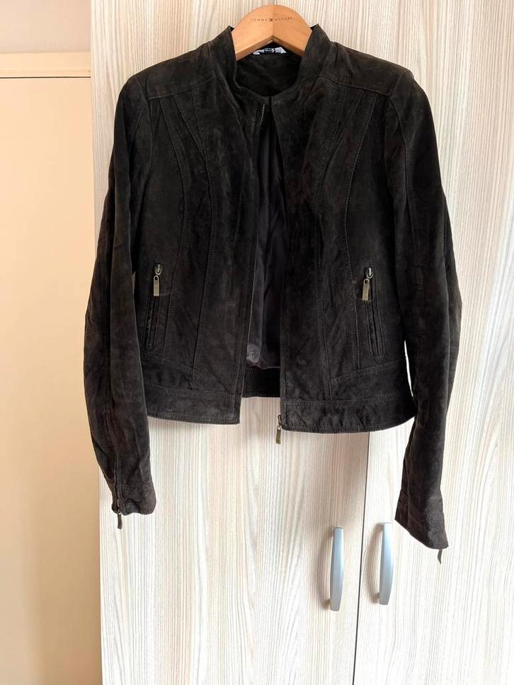 Donkerbruin chique suède jack/jasje L zgan 74,95, Kleding | Dames, Jasjes, Kostuums en Pakken, Zo goed als nieuw, Jasje, Maat 42/44 (L)