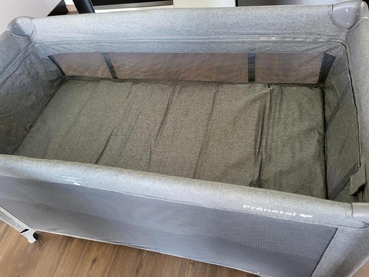 Prénatal campingbed met luxe bodemverhoger., Kinderen en Baby's, Babywiegjes en Ledikanten, Zo goed als nieuw, Reisbedje, Ophalen