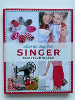 Aan de slag met SINGER, Boeken, Hobby en Vrije tijd, Verzenden, Hilde Smeesters, Zo goed als nieuw, Borduren en Naaien