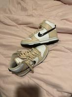 Nike dunk high, Ophalen of Verzenden, Zo goed als nieuw, Schoenen