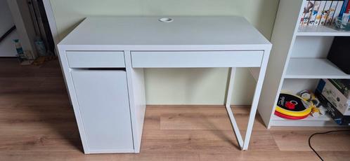 Bureautje Micke Ikea, zo'n goed als nieuw!, Huis en Inrichting, Bureaus, Zo goed als nieuw, Ophalen