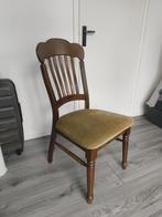 Tweedehands stoel met een groen kussen 49x57x100, Huis en Inrichting, Stoelen, Overige materialen, Overige kleuren, Zo goed als nieuw