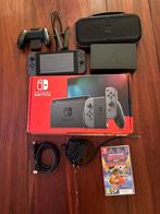 Nintendo Switch 2020-2021 zo goed als nieuw, Spelcomputers en Games, Spelcomputers | Nintendo Switch, Ophalen, Met 2 controllers