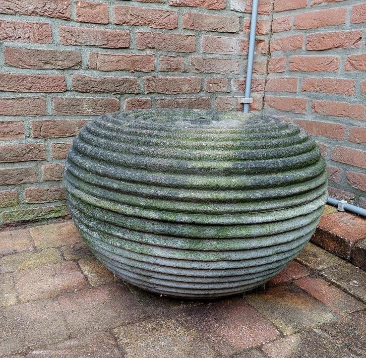 Waterbol Ornament. Doorsnede 60cm. Hoogte 37cm., Tuin en Terras, Waterpartijen en Fonteinen, Gebruikt, Waterornament, Beton, Ophalen