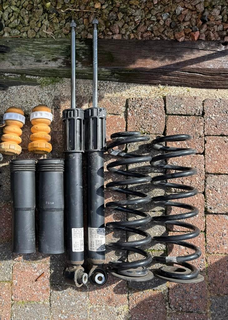 Tk. Achterveren en dempers VW golf 7 of 7,5 GTE, Auto-onderdelen, Ophanging en Onderstel, Volkswagen, Gebruikt, Ophalen