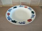 Aparte maat diep bord. Merk: Boch, Boerenbont. Drs. 22,3 cm, Ophalen of Verzenden, Zo goed als nieuw, Bord(en), Aardewerk