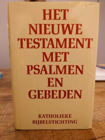 Boek Het nieuwe testament met psalmen en gebeden beschikbaar voor biedingen