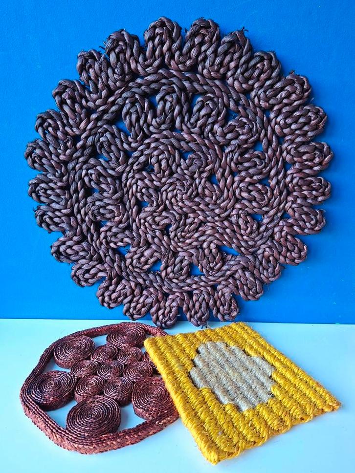 Retro rieten onderzetters, Huis en Inrichting, Woonaccessoires | Onderzetters, Gebruikt, Pot of Pan, Ophalen of Verzenden