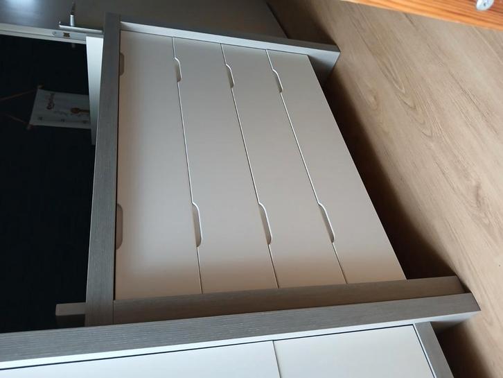 Comode en kledingkast., Kinderen en Baby's, Kinderkamer | Commodes en Kasten, Gebruikt, Ophalen