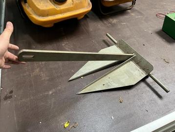 Boot anker beschikbaar voor biedingen