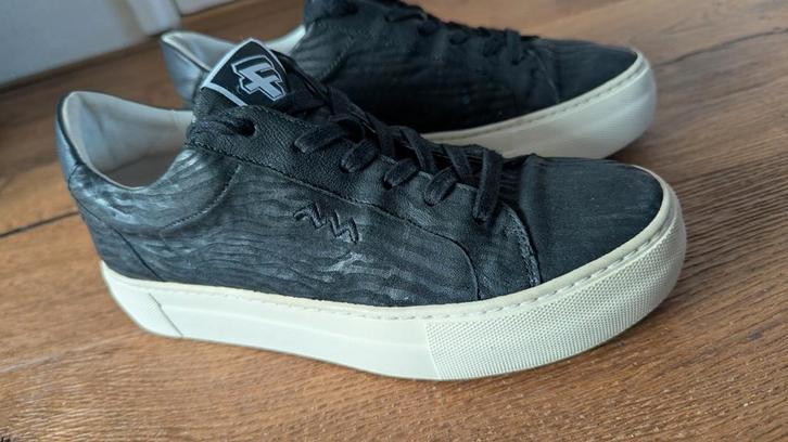 Floris van Bommel sneakers 38, Kleding | Dames, Schoenen, Zo goed als nieuw, Sneakers of Gympen, Zwart, Ophalen of Verzenden