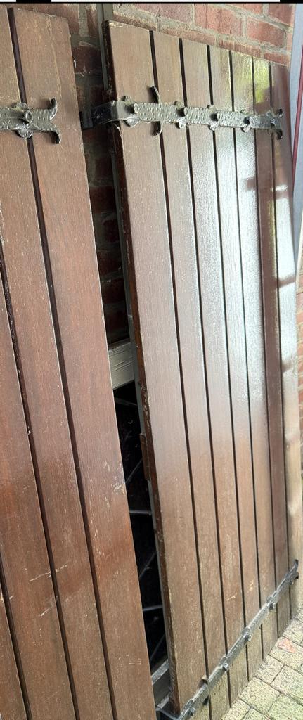 Hardhouten Raamluiken met smeedijzer Beslag, Doe-het-zelf en Verbouw, Kozijnen en Schuifpuien, Raamkozijn, Hout, 75 tot 150 cm