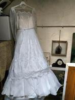 Elegante vintage trouwjurk met hoepel, Kleding | Dames, Trouwkleding en Trouwaccessoires, Ophalen of Verzenden, Zo goed als nieuw
