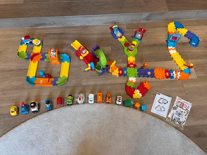 Vtech toet toet auto’s + autobanen en treinbaan, Kinderen en Baby's, Speelgoed | Vtech, Zo goed als nieuw, 2 tot 4 jaar, Ophalen