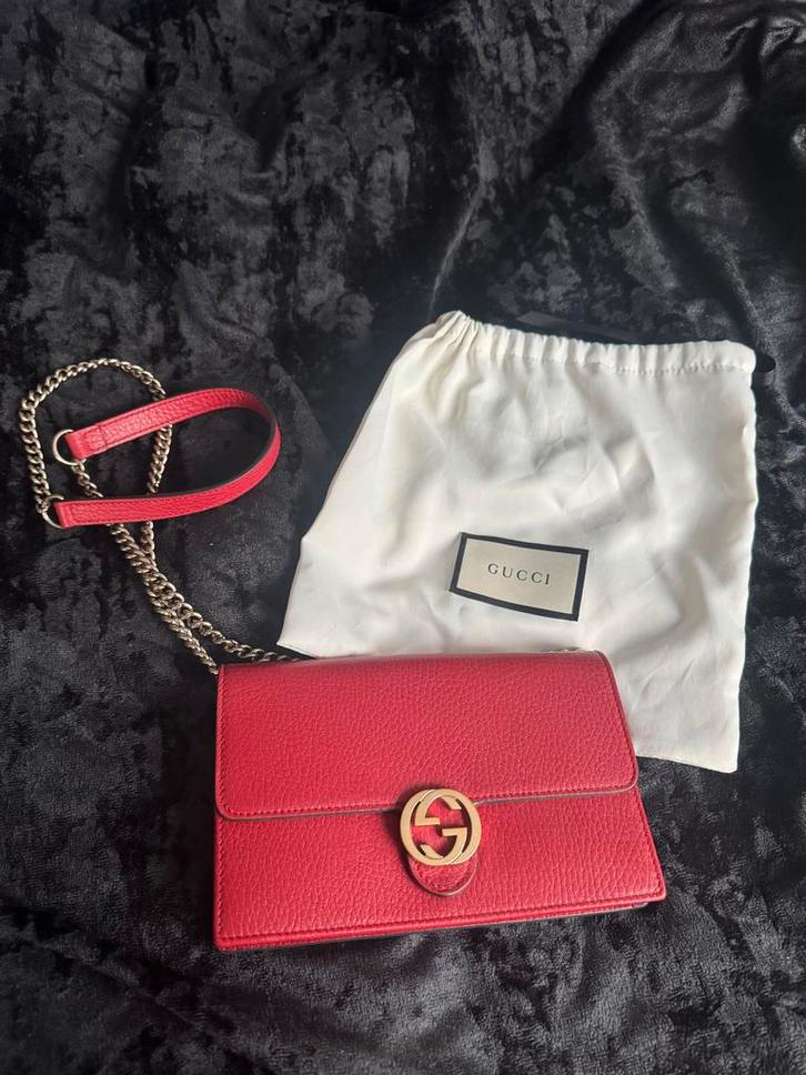 Gucci Interlock tas Rood - Zo Goed Als Nieuw, Sieraden, Tassen en Uiterlijk, Tassen | Damestassen, Zo goed als nieuw, Schoudertasje
