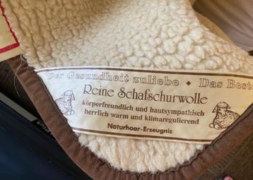 Luxe deken van 100% schapenwol / natuurhaar  beschikbaar voor biedingen