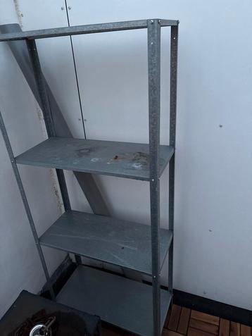 Gratis ijzeren kast - zelf ophalen! beschikbaar voor biedingen