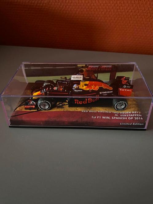 Max Verstappen RB12 2016 Spanish GP 1st F1 win, Verzamelen, Automerken, Motoren en Formule 1, Zo goed als nieuw, Formule 1, Ophalen of Verzenden