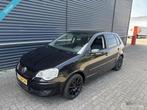 Volkswagen Polo 1.4-16V Sportline Cruise Clima LM velgen 4 E, Gebruikt, 4 cilinders, Zwart, Origineel Nederlands