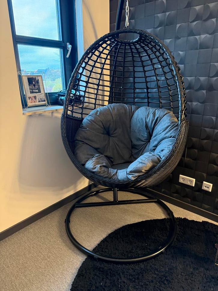 Manifesto Rovio hangstoel mat zwart antraciet binnen buiten, Tuin en Terras, Tuinstoelen, Zo goed als nieuw, Ophalen of Verzenden